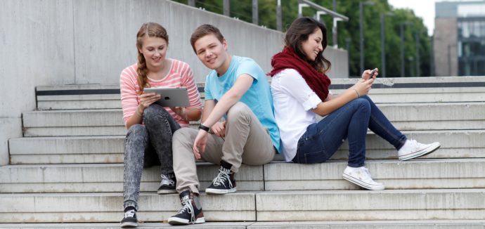 Schüler nutzen überwiegend Online-Angebote